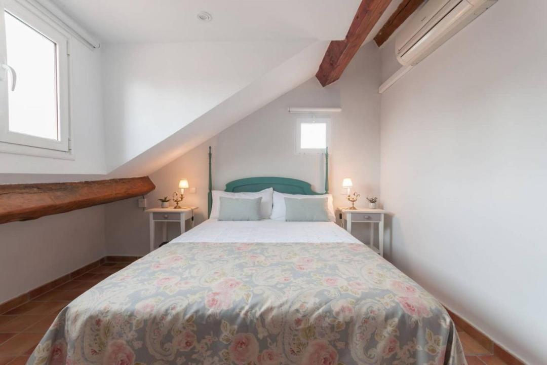 Cozy One-Bedroom Penthhouse La Latina Madri Exterior foto